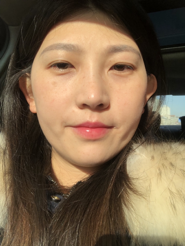 轻闭双眼的第一张照片--汕头相亲服务中心
