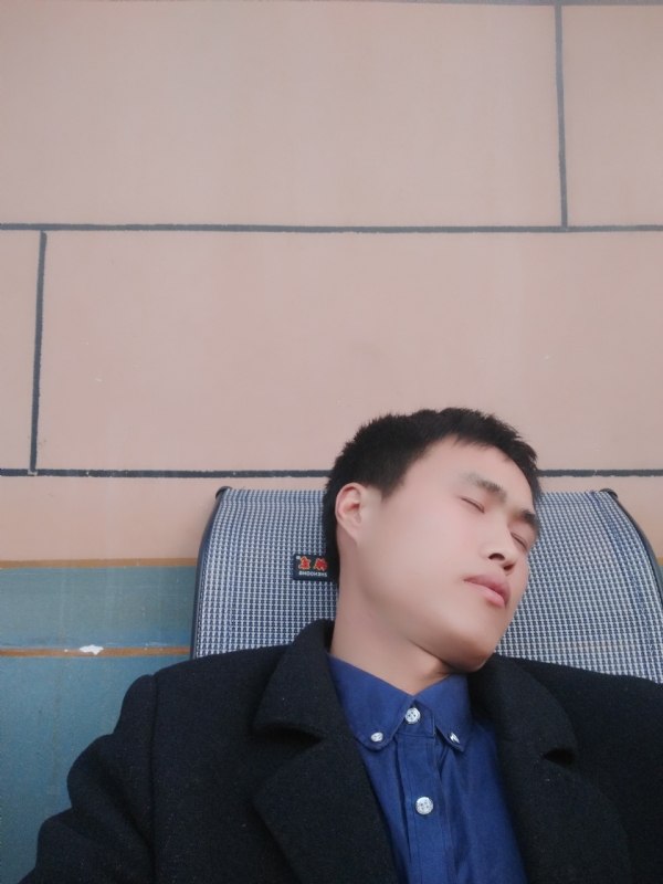 有钱爱情才能长久的第一张照片--汕头相亲服务中心