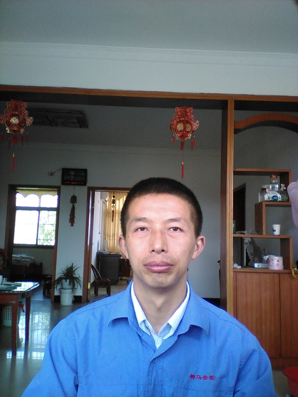 红玫瑰的第一张照片--汕头相亲服务中心