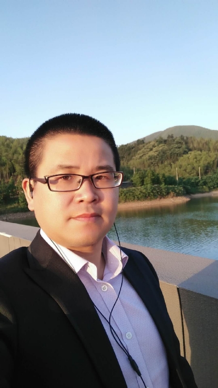 顾律师的第三张照片--汕头相亲服务中心