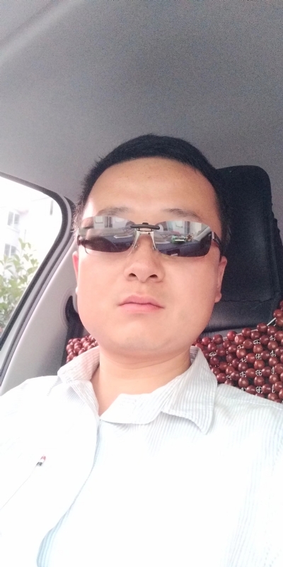痛苦的单身狗的第二张照片--汕头相亲服务中心