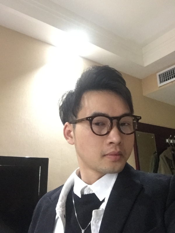 曾亮的第三张照片--汕头相亲服务中心