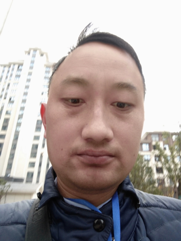 老男人的第一张照片--汕头相亲服务中心