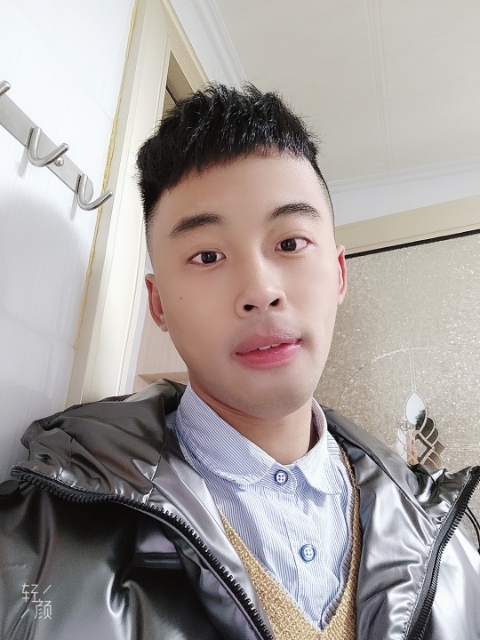 幼稚鬼的第一张照片--汕头相亲服务中心