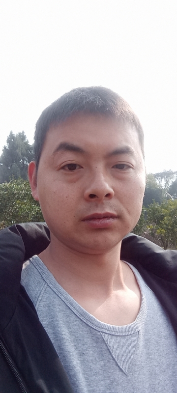 亲亲抱抱我爱你的第一张照片--汕头相亲服务中心