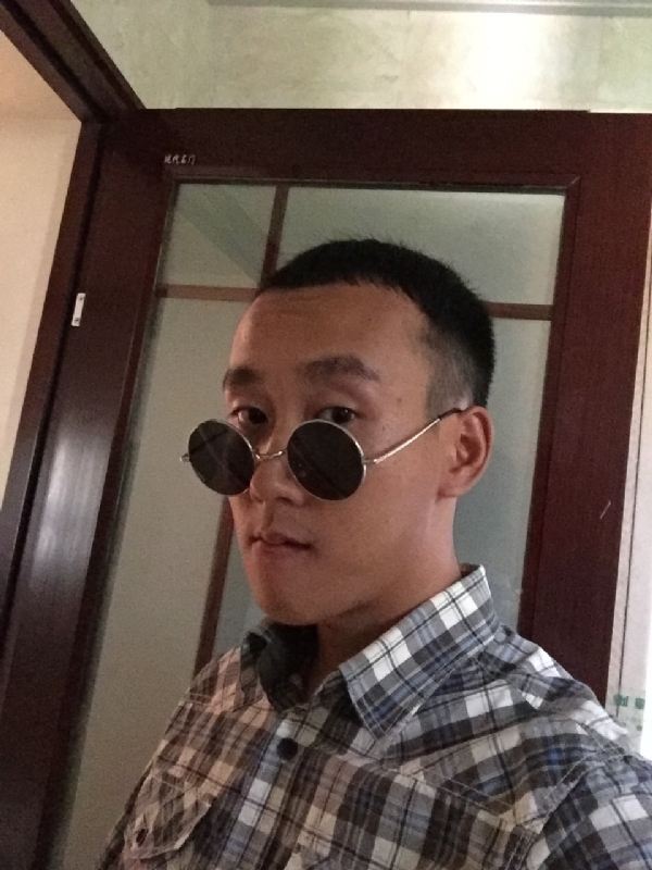 悲喜的第一张照片--汕头相亲服务中心