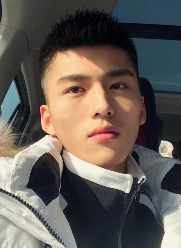 飞翔的第一张照片--汕头相亲服务中心