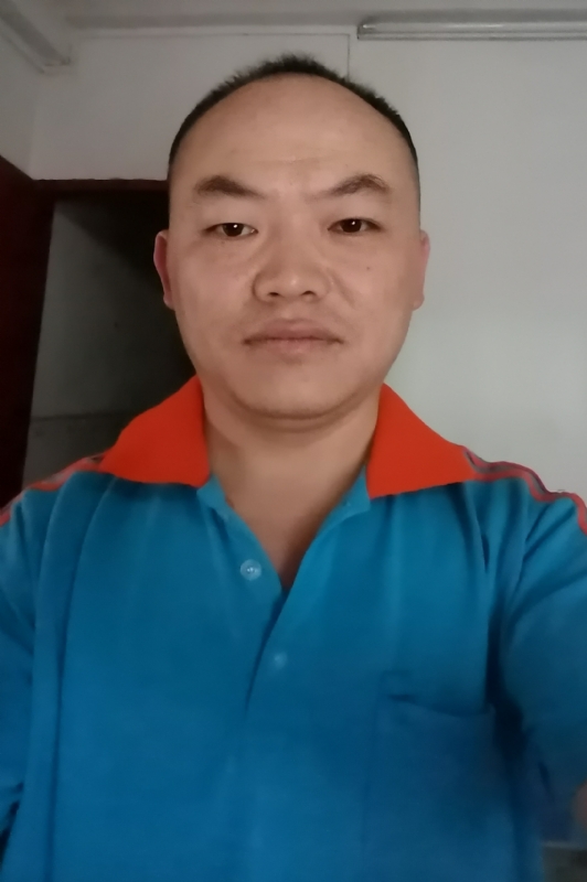 与子携老的第八张照片--汕头相亲服务中心