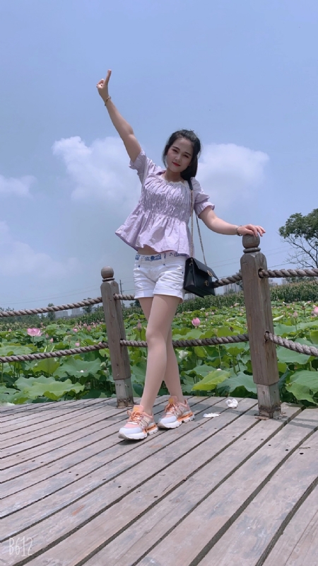 秋水伊人的第一张照片--汕头相亲服务中心