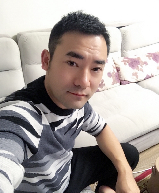 随风的第一张照片--汕头相亲服务中心