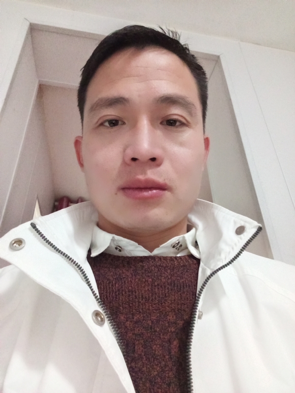 忧伤还是快乐的第一张照片--汕头相亲服务中心