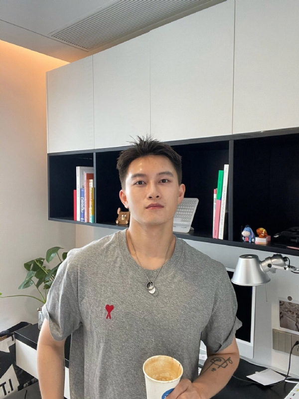 月光之下的第二张照片--汕头相亲服务中心