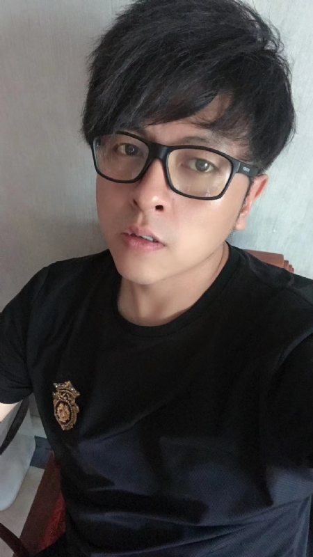 爱你永远不容易的第一张照片--汕头相亲服务中心