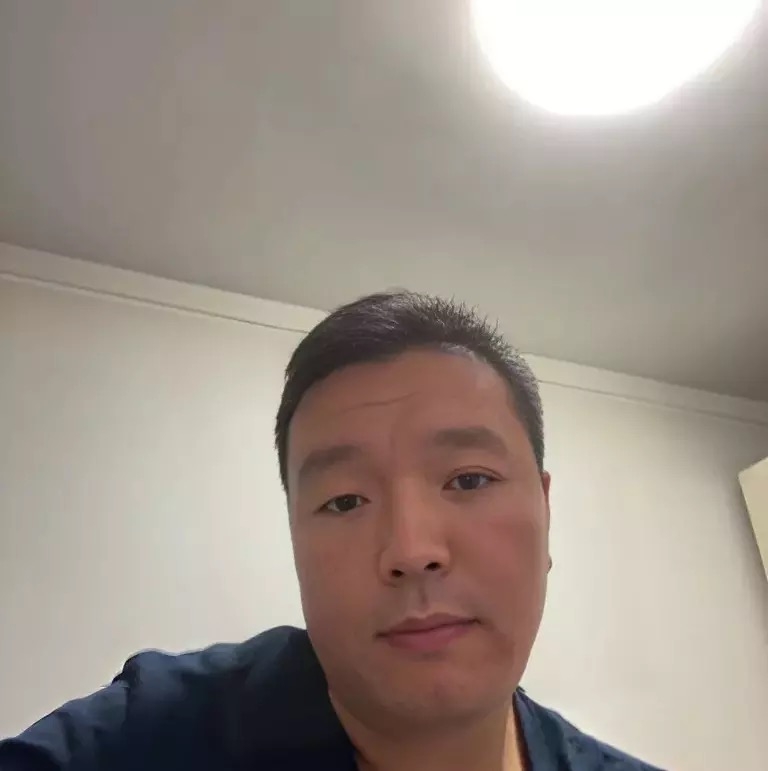 穿唐装的松鼠的第一张照片--汕头相亲服务中心