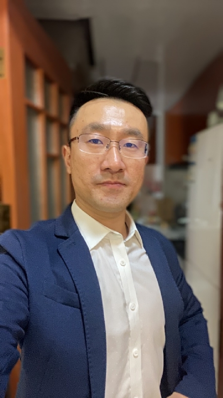 笑看人生的第一张照片--汕头相亲服务中心