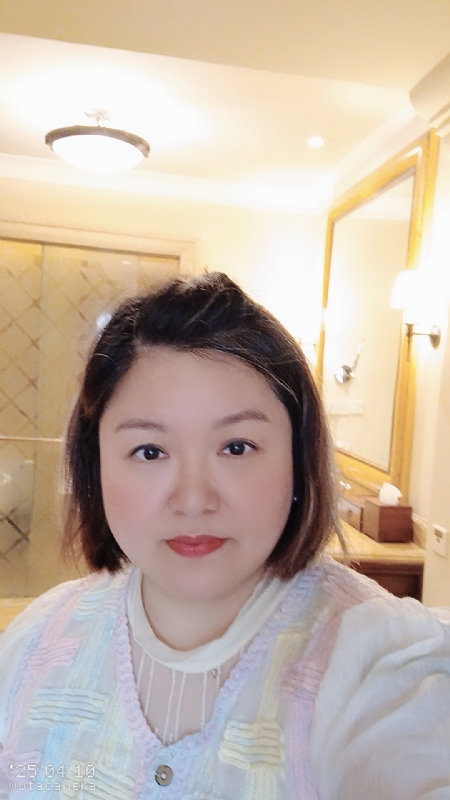 衎静玲瓏的第一张照片--汕头相亲服务中心